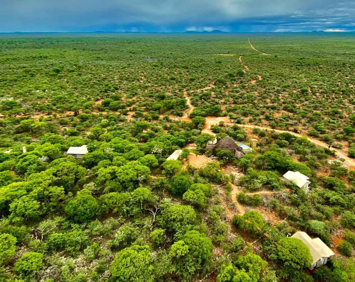 Kifaru Luxury Lodge Outjo Exterior photo